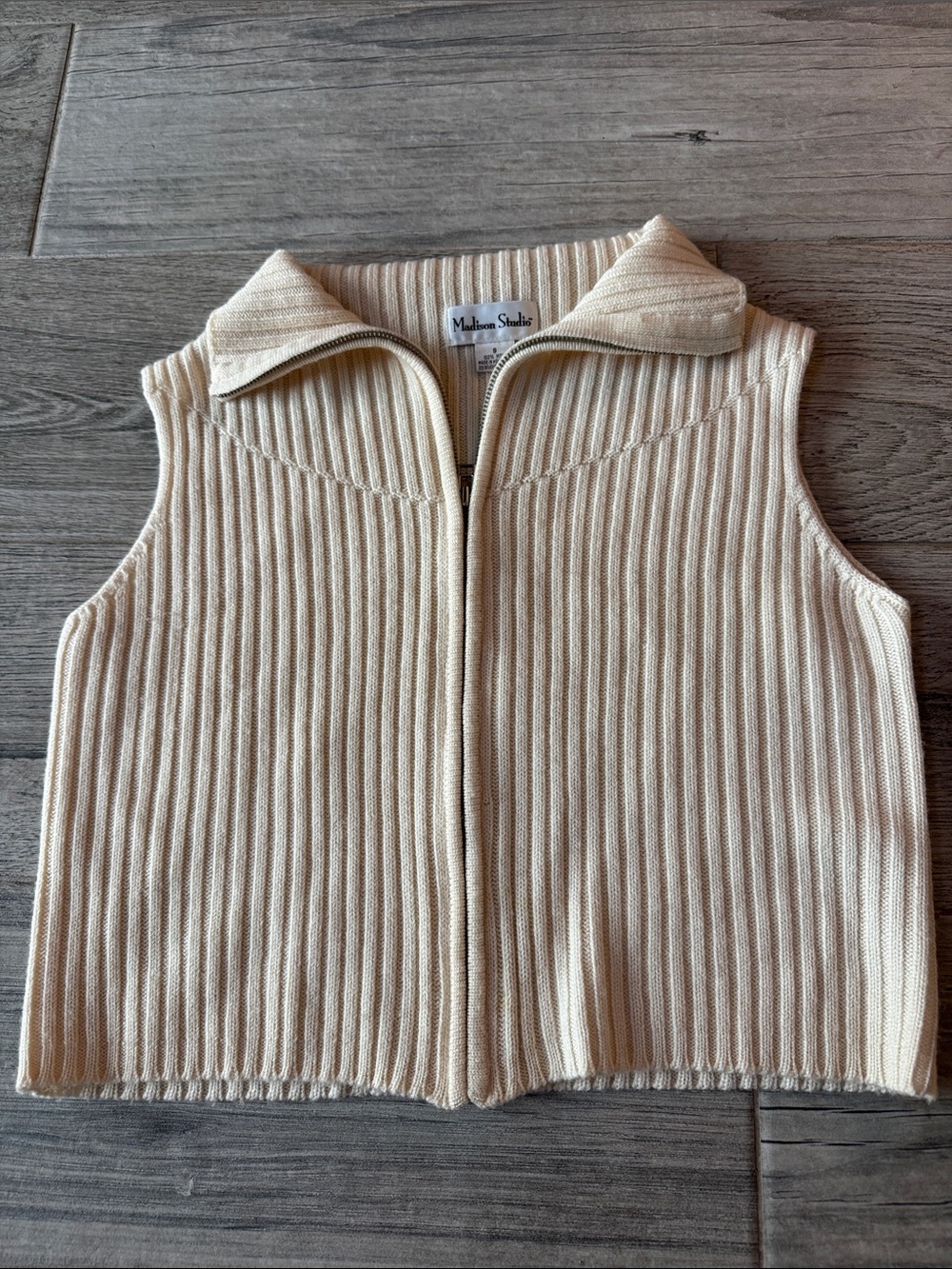 Madison Studio 100% Wool Cream Ribbed Zip-Front Sleeveless Knit top